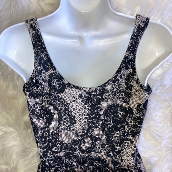 🌼KIRRA Peplum PACSUN Sleeveless Top - Picture 13 of 13